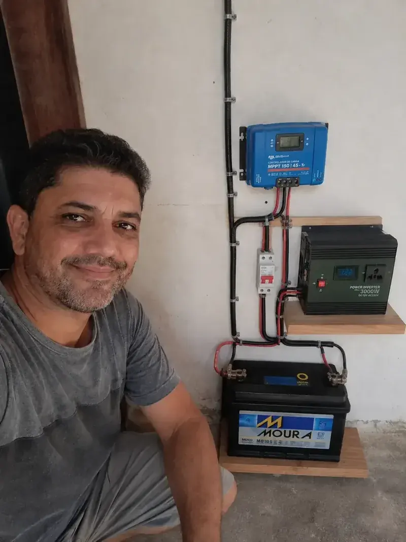 Projeto real de aluno 2 — sistema de energia solar off grid